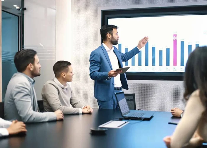 strong-financial-leader